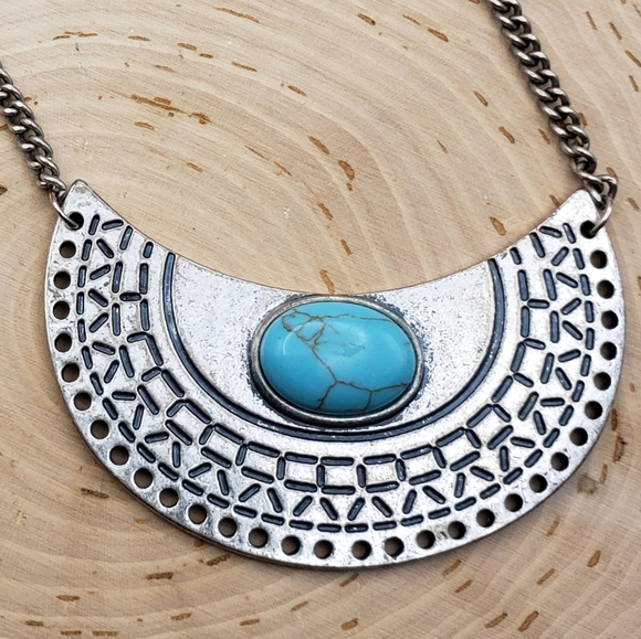 Pretty Turquoise Stone on Silver Moon Pendant Necklace - Picture 2 of 8